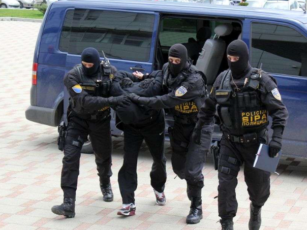 SIPA uhapsila tri osobe, oduzeta droga i novac