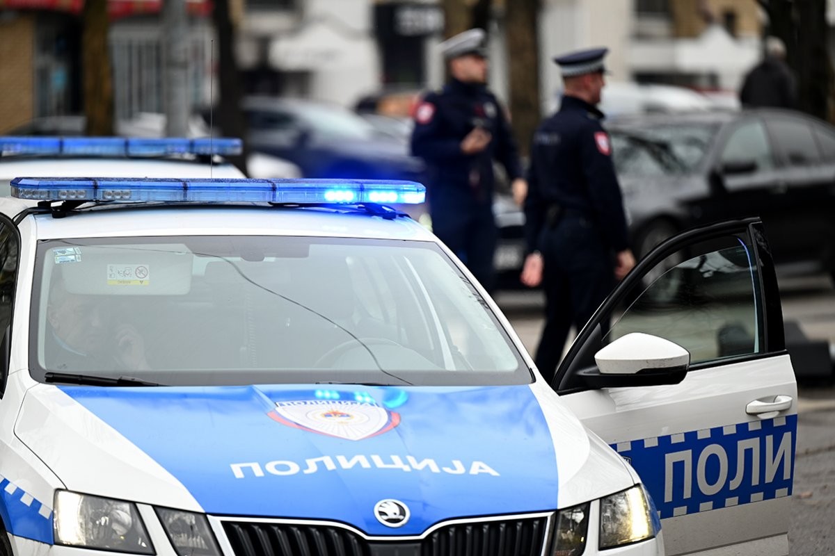 Šipovljanin vozilom krenuo na policajca