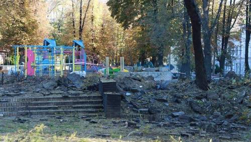 Širi se snimka: Raketa pogodila dječje igralište u Kijevu