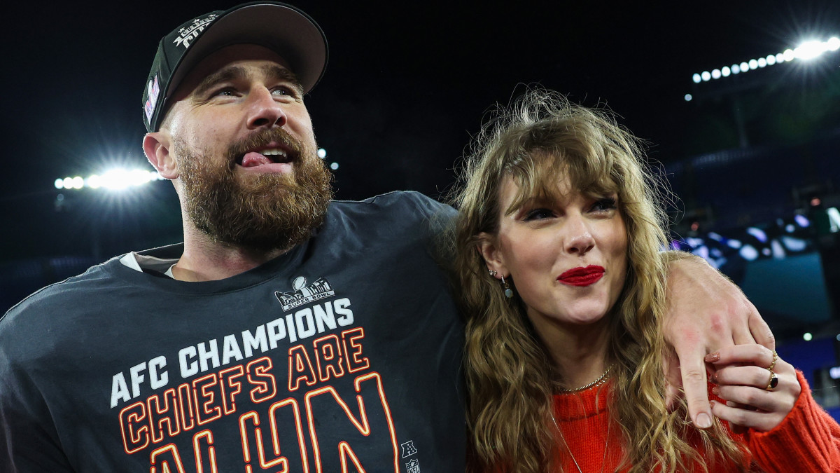 Širi se zavjera da Taylor Swift preko svog dečka želi pomoći Bidenu na izborima