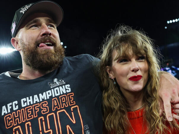 Širi se zavjera da Taylor Swift preko svog dečka želi pomoći Bidenu na izborima