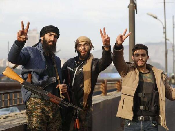 Sirijski pobunjenici pomilovali vojnike Assadovog režima