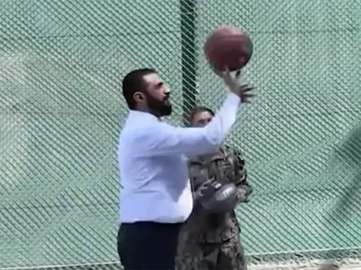 Sirijski predsjednik Al-Sharaa igrao košarku s američkim komandantima