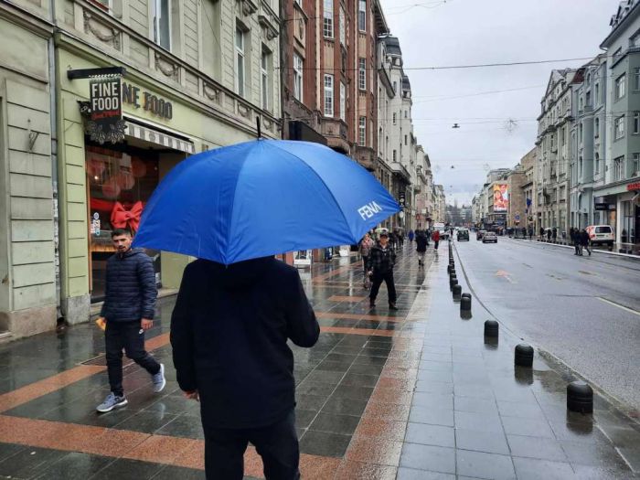 Širom BiH jutros kišovito, krajem dana razvedravanje