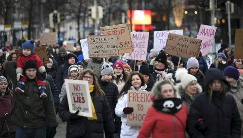 Širom Evrope hiljade na protestima zbog potvrda o vakcinaciji
