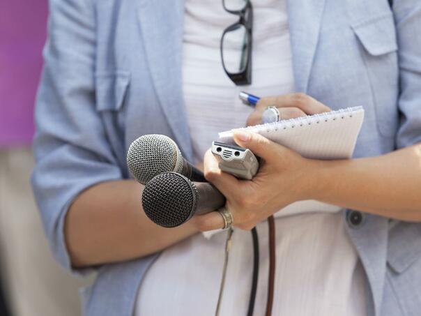 Širom Evrope novinari pod pritiskom: Napuštaju profesiju i okreću se konobarenju