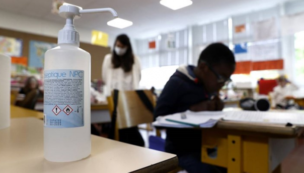 Širom Evrope učenici se vraćaju u škole, neki roditelji su zabrinuti