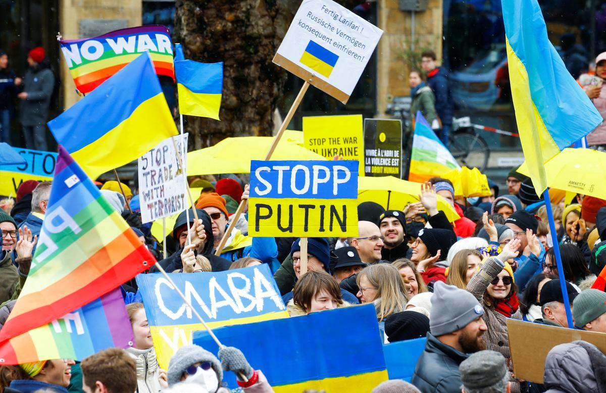 Širom Rusije mirni protesti protiv rata, uhapšeno više od 170 ljudi