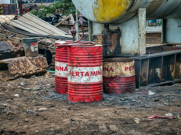 Sirova nafta poskupila za čak pet posto nakon američkih sankcija