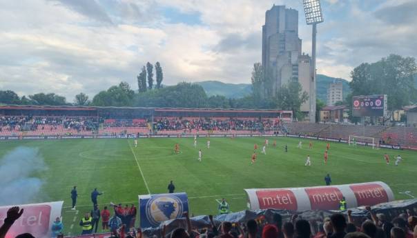 Sjajna atmosfera: Počela utakmica Veleža i Zrinjskog