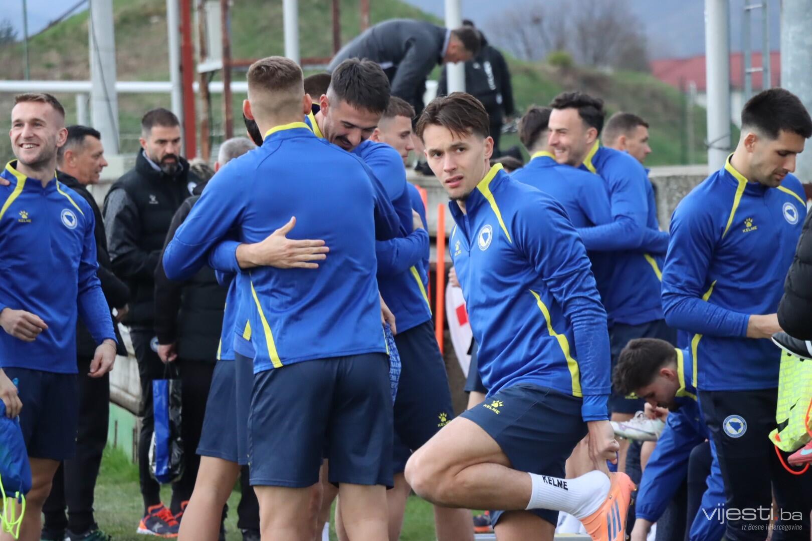 Sjajna atmosfera u Butmiru: Zmajevi spremni za Vels