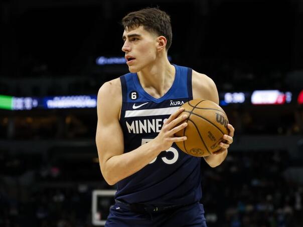 Sjajna partija našeg Luke Garze u pobjedi Minnesotte