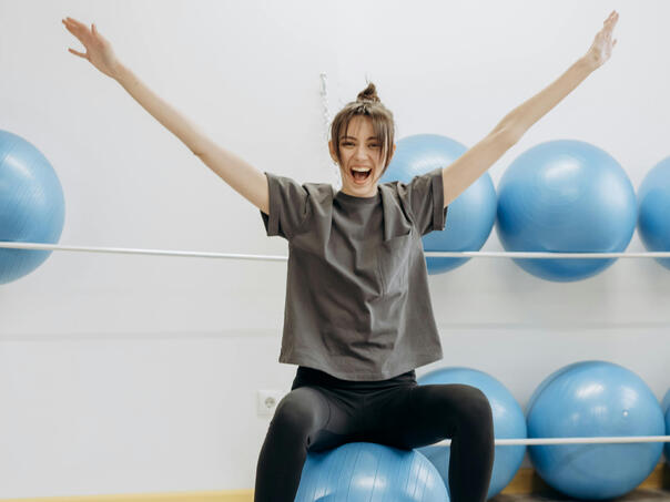 Sjedenje na pilates lopti sagorijeva do 130 kcal na sat