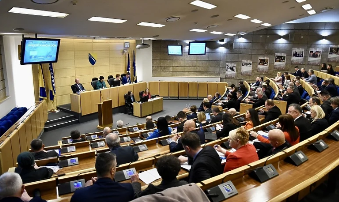 Sjednica Parlamenta FBiH nakon odluke Schmidta
