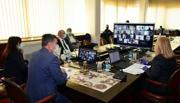 Sjednica Vlade FBiH večeras, Pehar podnosi izvještaj