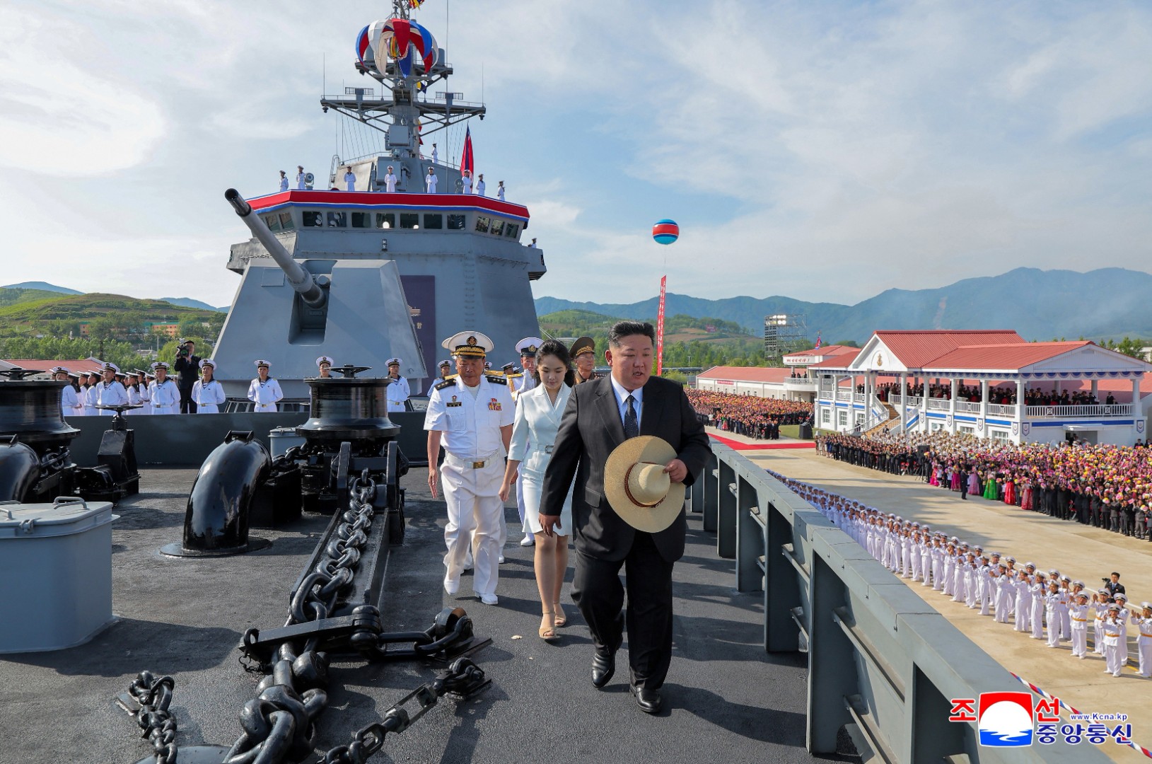 Sjeverna Koreja ponovno porinula razarač koji se ranije prevrnuo