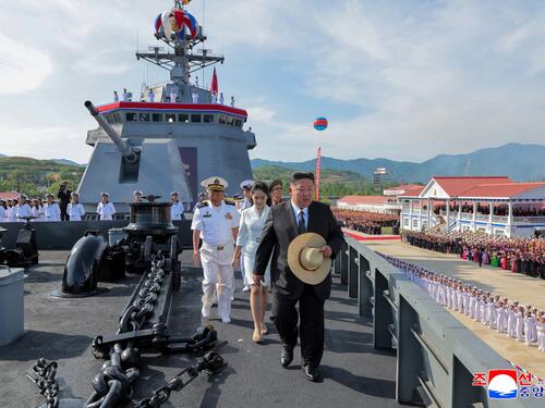 Sjeverna Koreja ponovno porinula razarač koji se ranije prevrnuo