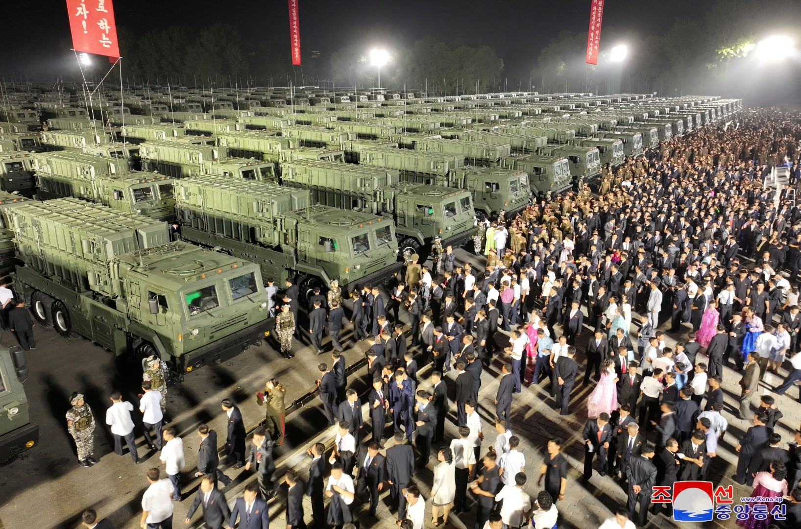 Sjeverna Koreja predstavila 250 novih lansera taktičkih balističkih projektila