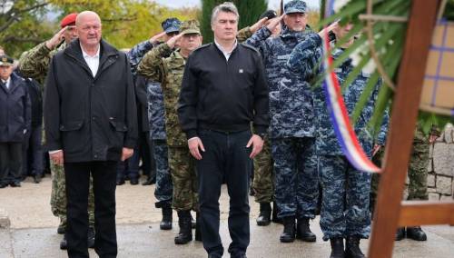 Škabrnja: Milanović i izaslanstva Sabora i Vlade odali počast žrtvama