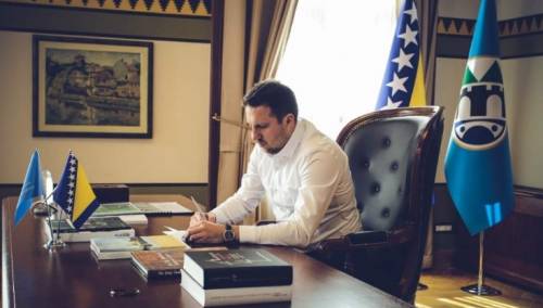 Skaka poručio učenicima: Vi ste vlasnici svog znanja koje vam niko ne može uzeti