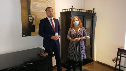 Skaka posjetio Muzej književnosti i pozorišne umjetnosti BiH