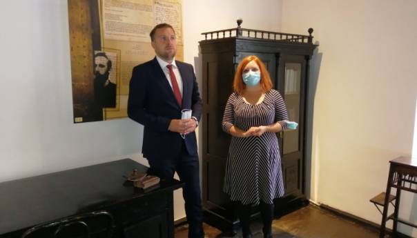 Skaka posjetio Muzej književnosti i pozorišne umjetnosti BiH