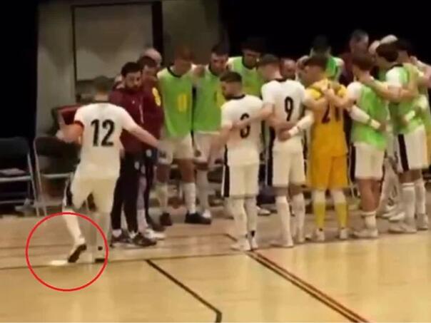 Skandal: Igrač Engleske nogom šutnuo zastavicu BiH na podu