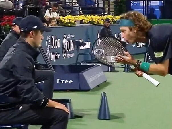 Skandal u Dubaiju: Rublev usred meča izbačen s turnira