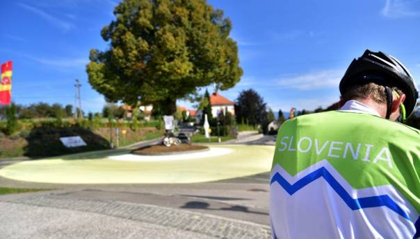 Skandal u Sloveniji oko domjenka bez maski, je li "elita" privilegirana?