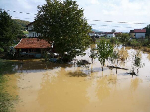 SKB Mostar spreman pomoći unesrećenima, upućen apel za darivanje krvi