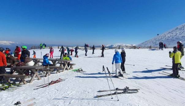 Skijanje na Bjelašnici i Jahorini i u maju