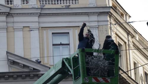 Skinut veći dio novogodišnje dekoracije u Sarajevu