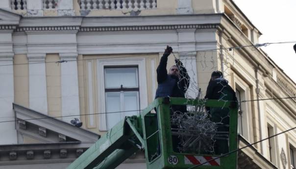 Skinut veći dio novogodišnje dekoracije u Sarajevu