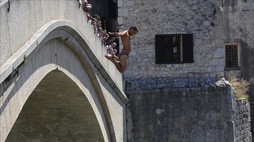 Skok bez aplauza u znak sjećanja na žrtve genocida u Srebrenici