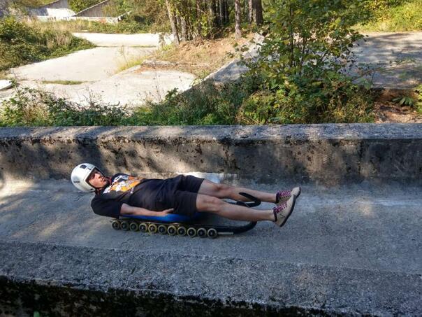 Škola sankanja s Mirzom Nikolajevom na bob stazi Trebević