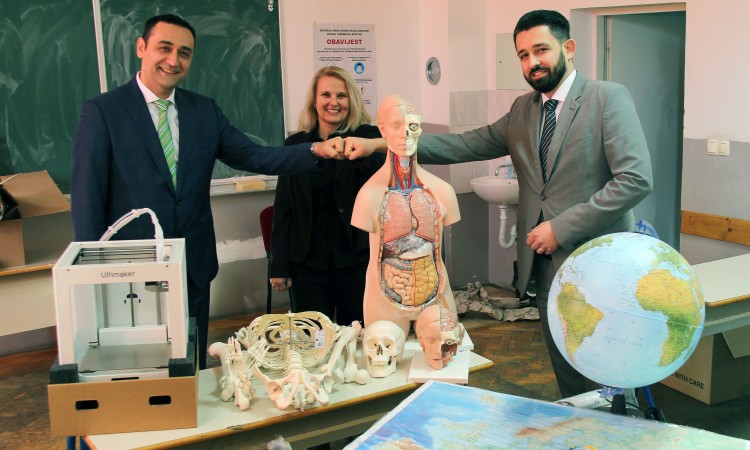 Školama u HNŽ-u uručena donacija nastavne opreme