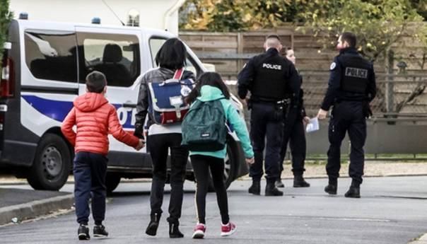 Škole širom Francuske održale minutu šutnje za Samuela Patyja