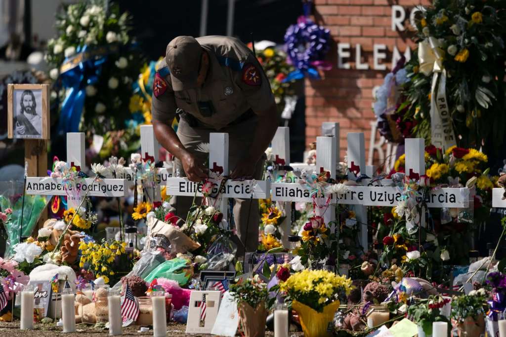 Školski odbor u Uvaldeu smijenio šefa policije nakon masovne pucnjave