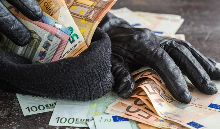 Skoplje: Iz kuće ukradeno čak milion eura u kesama