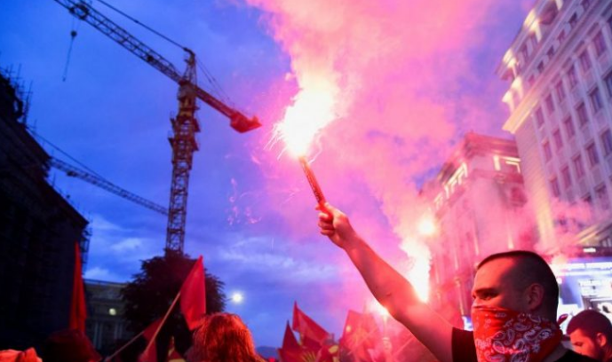 Skoplje: U neredima  povrijeđeno desetine policajaca,