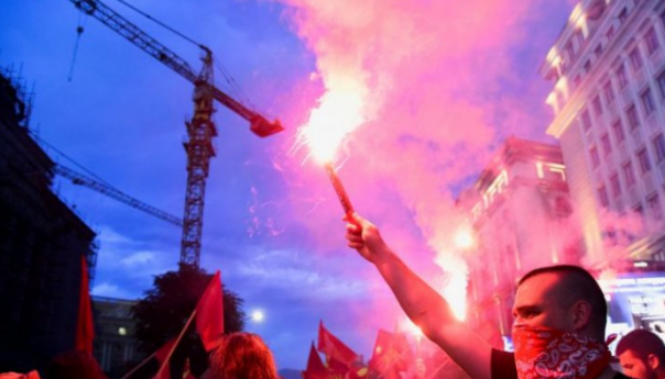 Skoplje: U neredima povrijeđeno desetine policajaca,