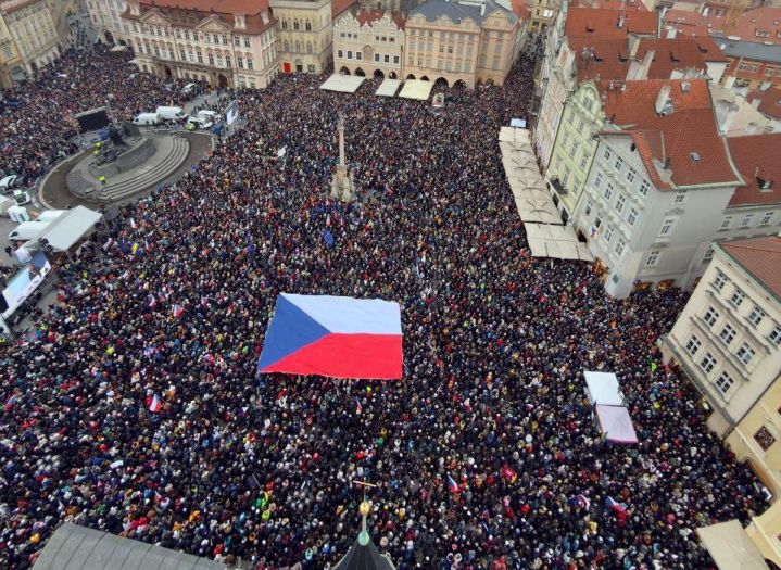 Skoro 100 hiljada Čeha na protestu podrške za predsjednika
