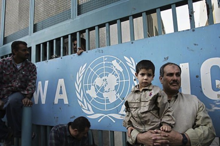 Skoro 300 ljudi je ubijeno u skloništima UNRWA, a više od 1.000 ranjeno
