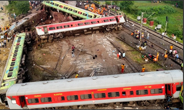 Skoro 300 poginulih u sudaru vozova u Indiji