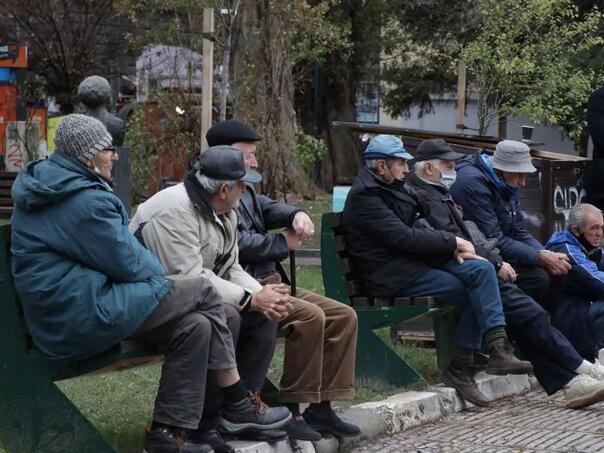 Skoro osam hiljada penzionera u FBiH stariji od 90 godina