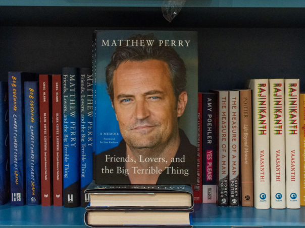 Skriveni život Matthewa Perryja: "Govorio bi – moram stati i potražiti pomoć"