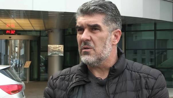 'Skromni' sindikalista: Plata od preko 3000 KM i službeno auto