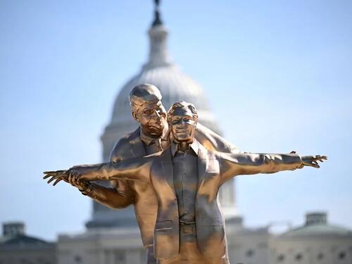 Kontroverzna skulptura Trumpa i Epsteina osvanula blizu Kapitola