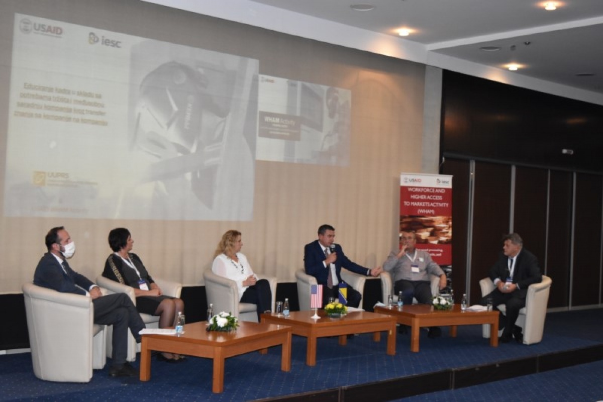 Skup o izazovima u poslovanju privrednika, načelnik Konjica među panelistima