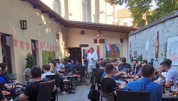Skup u Zagrebu: Gayevi i pedofili su isto, preplavit će nas